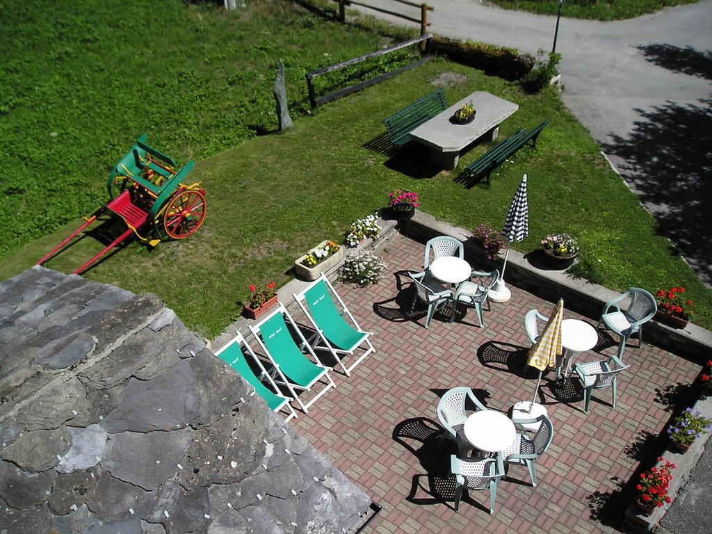 Mont Gele Hotel Ollomont Exterior foto