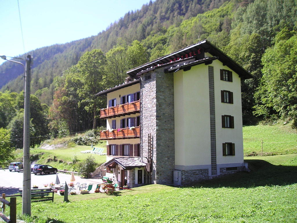 Mont Gele Hotel Ollomont Exterior foto